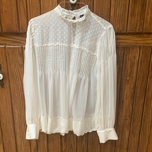 Ann Taylor white women’s long sleeve 
Blouse Size XS